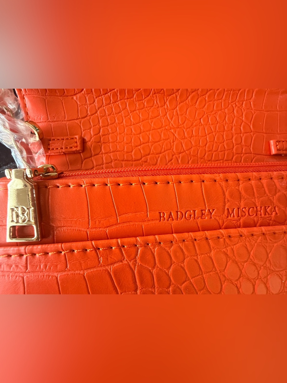 Badgley Mishka Orange croc
Embossed chain crossbody bag
NWT retail $99 - Picture 9 of 15